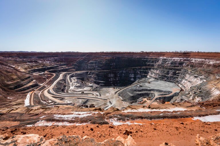 Epiroc and Gold Fields Australia enter MOU for development of diesel-electric underground mine truck.