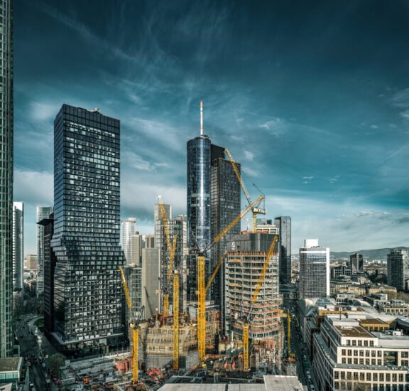 Record-breaking Liebherr focuses on alternative drive technologies and digitalisation