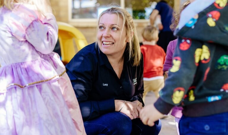 Lucy from Glencore's Ulan underground coal mine visits Mudgee pre-school as part of their Community Investment.