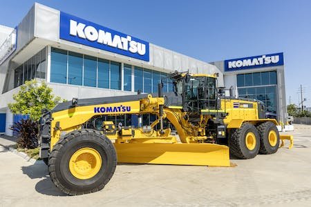 The Komatsu GD955-7 grader.