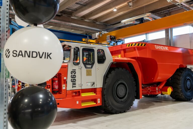 The 1000th truck, TH663i.