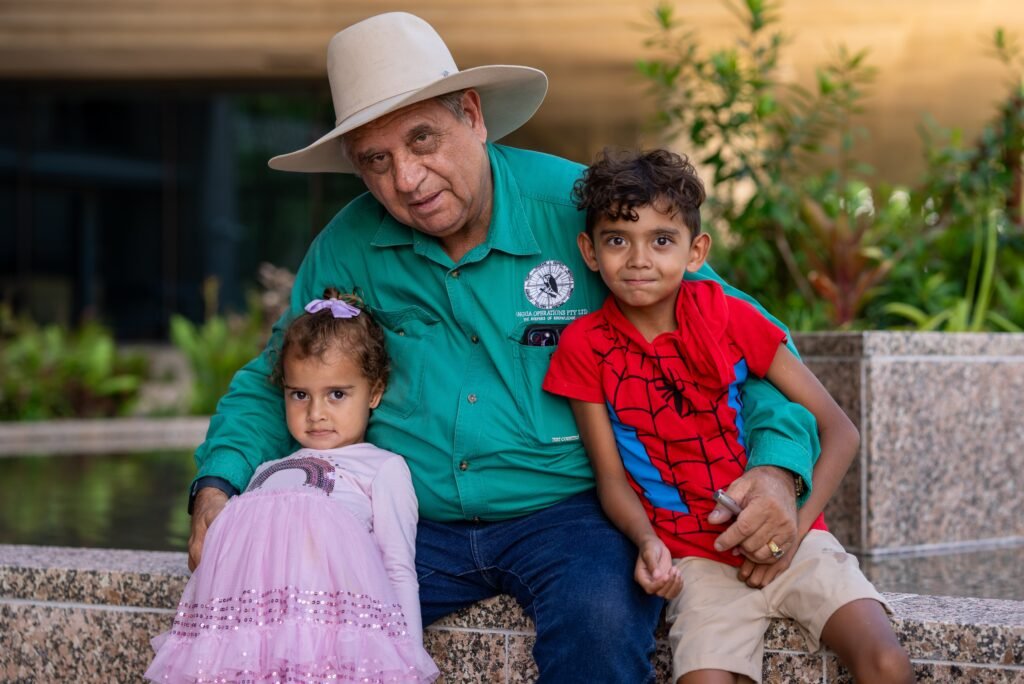 Jangga Elder Col McLennan and Jangga children.