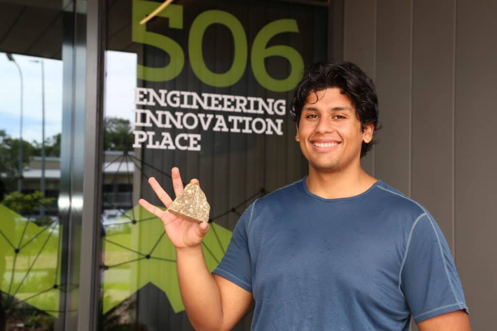 Jose Pena Araya is the inaugural recipient of the Christopher Wallin Prize for Excellence in Geology.