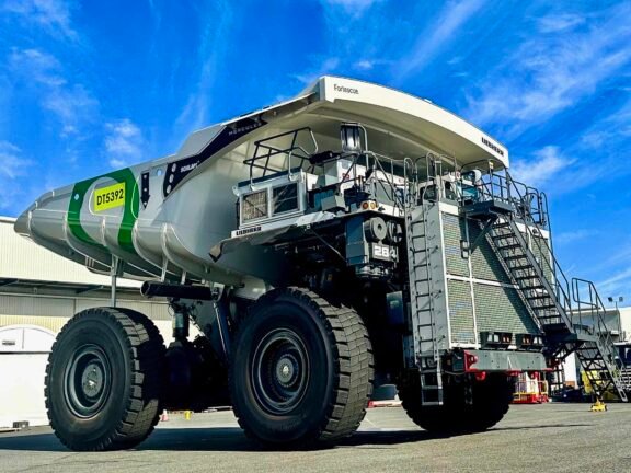 (Image source: Fortescue) Fortescue’s hydrogen-powered truck prototype, Europa, has operated off hydrogen for the first time.