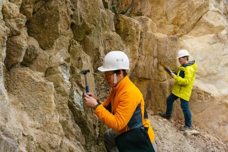 The survey will focus on priority geochemical targets.