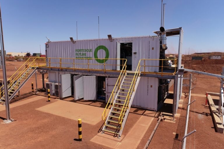 (Image source: Fabrum) Australia’s largest liquid hydrogen plant on a mine site designed and built by Fabrum in collaboration with Fortescue is now operational at Fortescue’s green energy hub at Christmas Creek in WA.