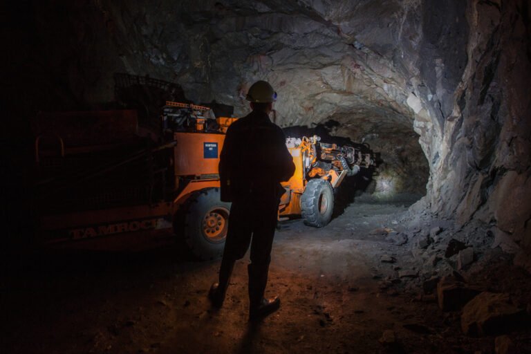 Chief Drilling from Orange NSW has been awarded the contract to drill approximately 3,300m using a Bormor 150 drill rig and a 900/350 Sullair auxiliary compressor booster unit.