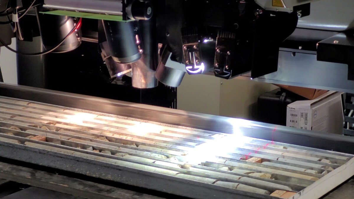 Close up of HyLogger4 in action.