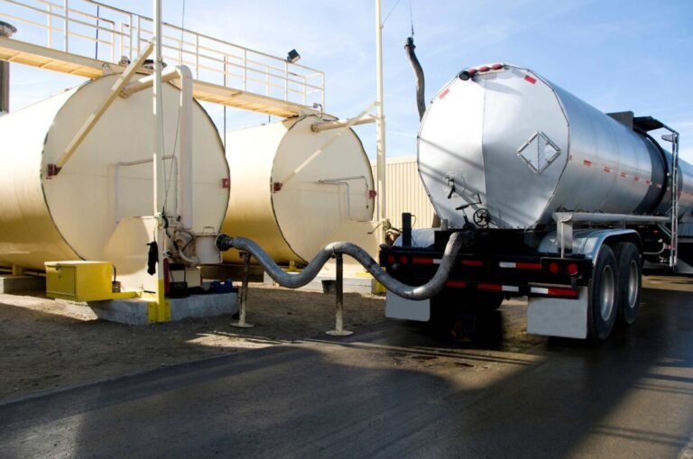 Donaldson - SIRF Tanker Transferring Oil into Fuel Tanks_Feb2011