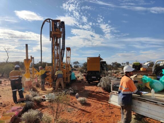 (Image source: Petratherm) Drilling underway at Claypan Prospect.