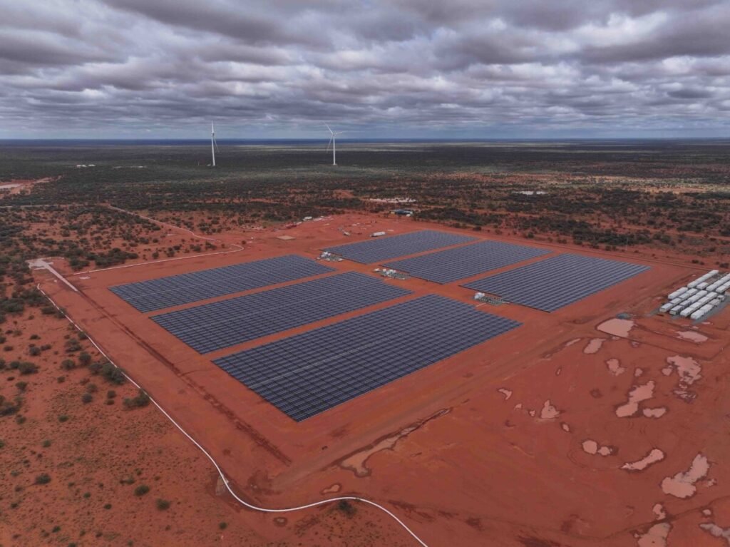 (Image source: Hard Hat Media) The Kathleen Valley project took around 15 months to construct. With an average of 35-40 workers on site (up to 75 workers at peak).