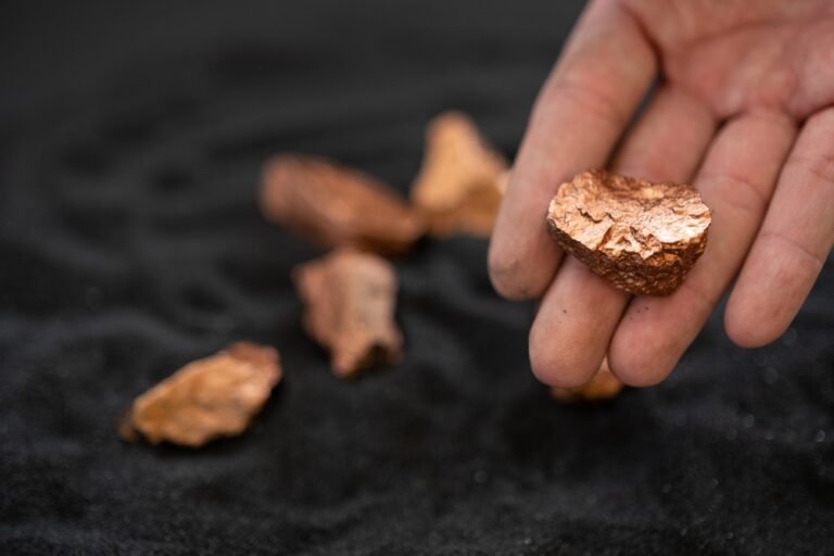 In accordance with the terms of the Yeneena earn-in and JV agreement, each company contributes pro-rata funding for exploration expenditure.