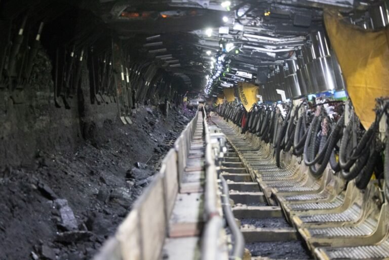 (Image source: Anglo American) Shearer and longwall at Grosvenor mine.