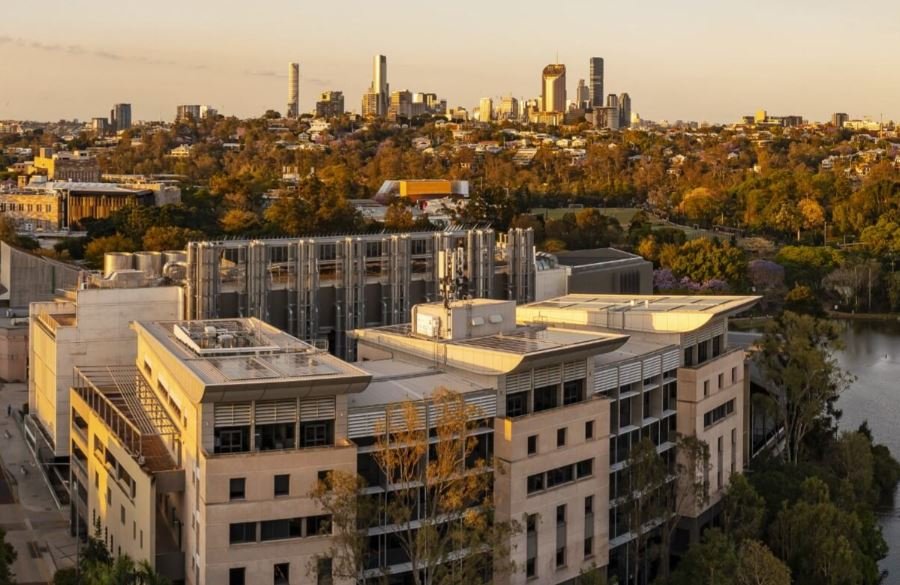 UQ strengthens mining education