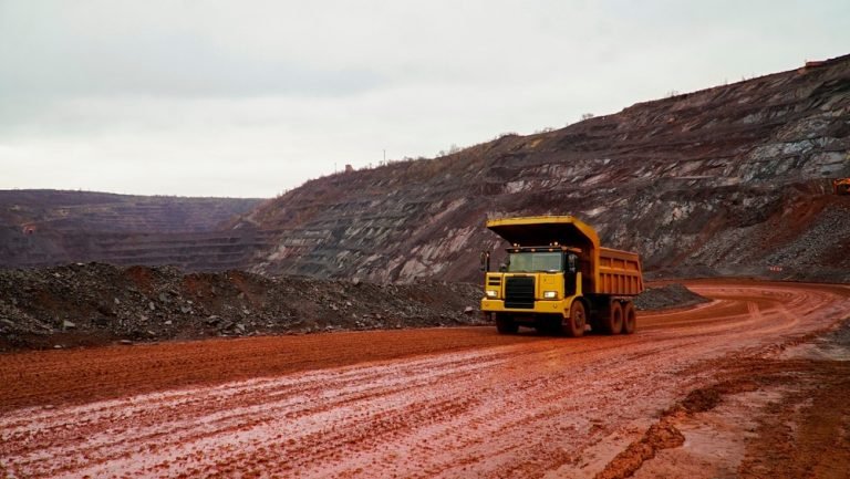 Operations begin at $35b Simandou project