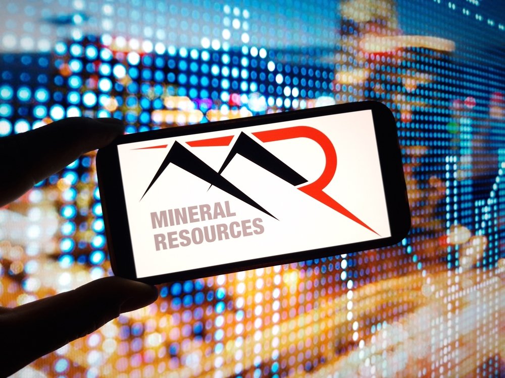 Through the new joint venture, PSOCO will hold an indirect 15% stake in each of the mines.