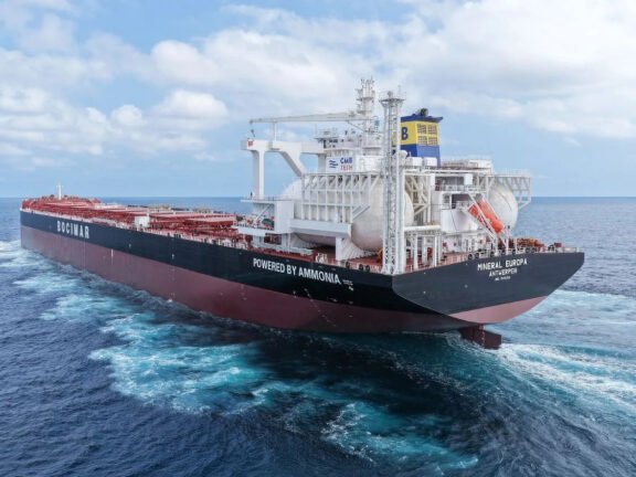 World’s first ammonia-powered dry bulk carrier sets sail for Australia